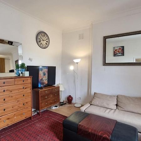 Extra Large One Bedroom Flat With Parking London Ngoại thất bức ảnh