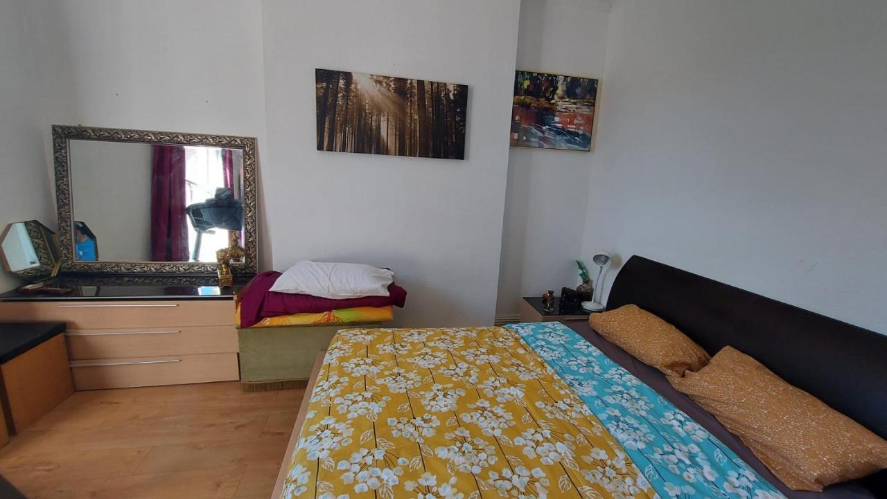 Extra Large One Bedroom Flat With Parking London Ngoại thất bức ảnh