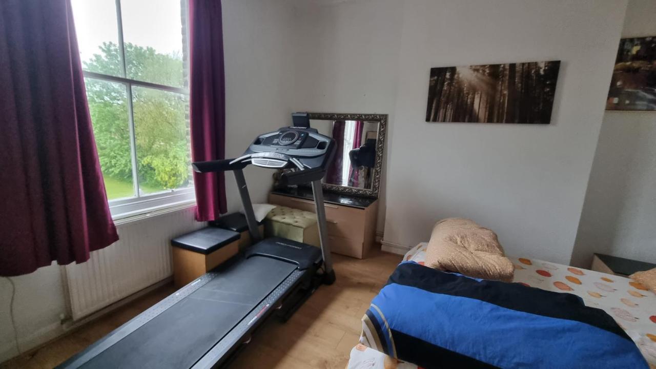 Extra Large One Bedroom Flat With Parking London Ngoại thất bức ảnh